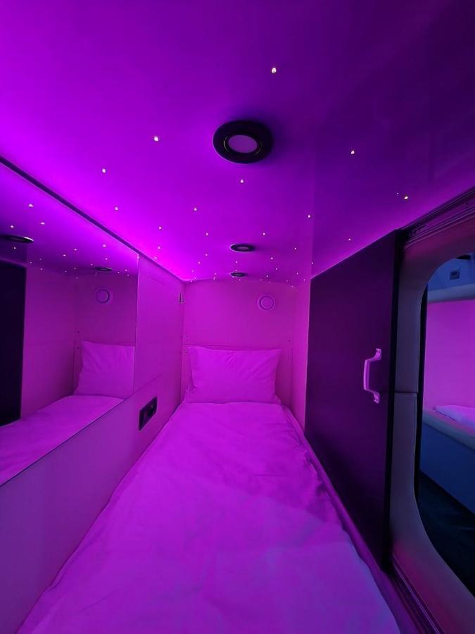 Capsule Hotel Constellation 91 Lviv Ngoại thất bức ảnh