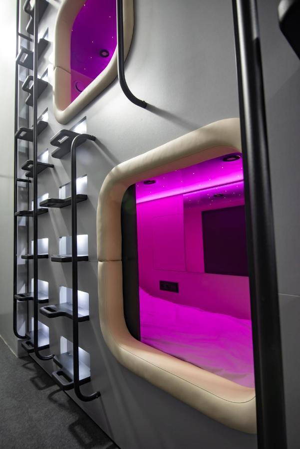 Capsule Hotel Constellation 91 Lviv Ngoại thất bức ảnh