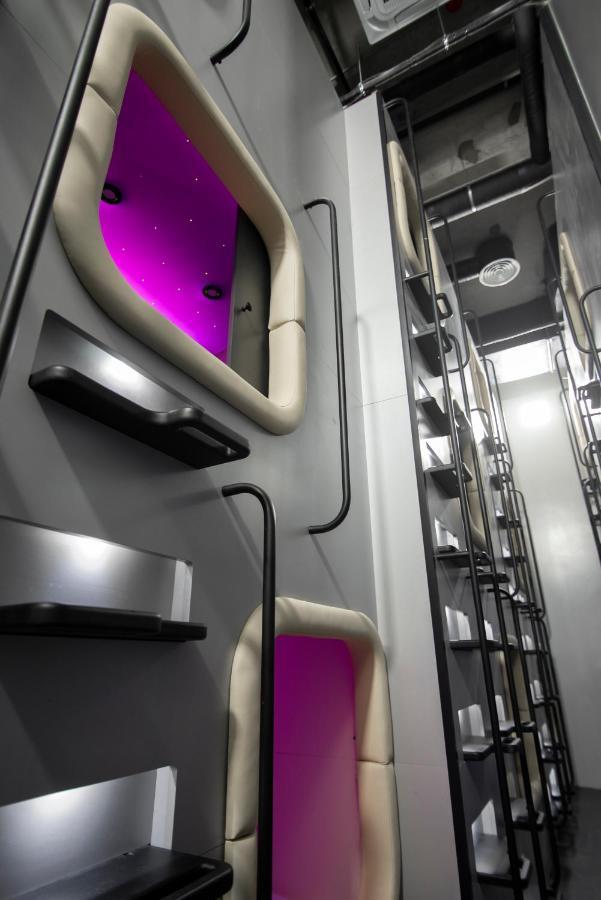 Capsule Hotel Constellation 91 Lviv Ngoại thất bức ảnh