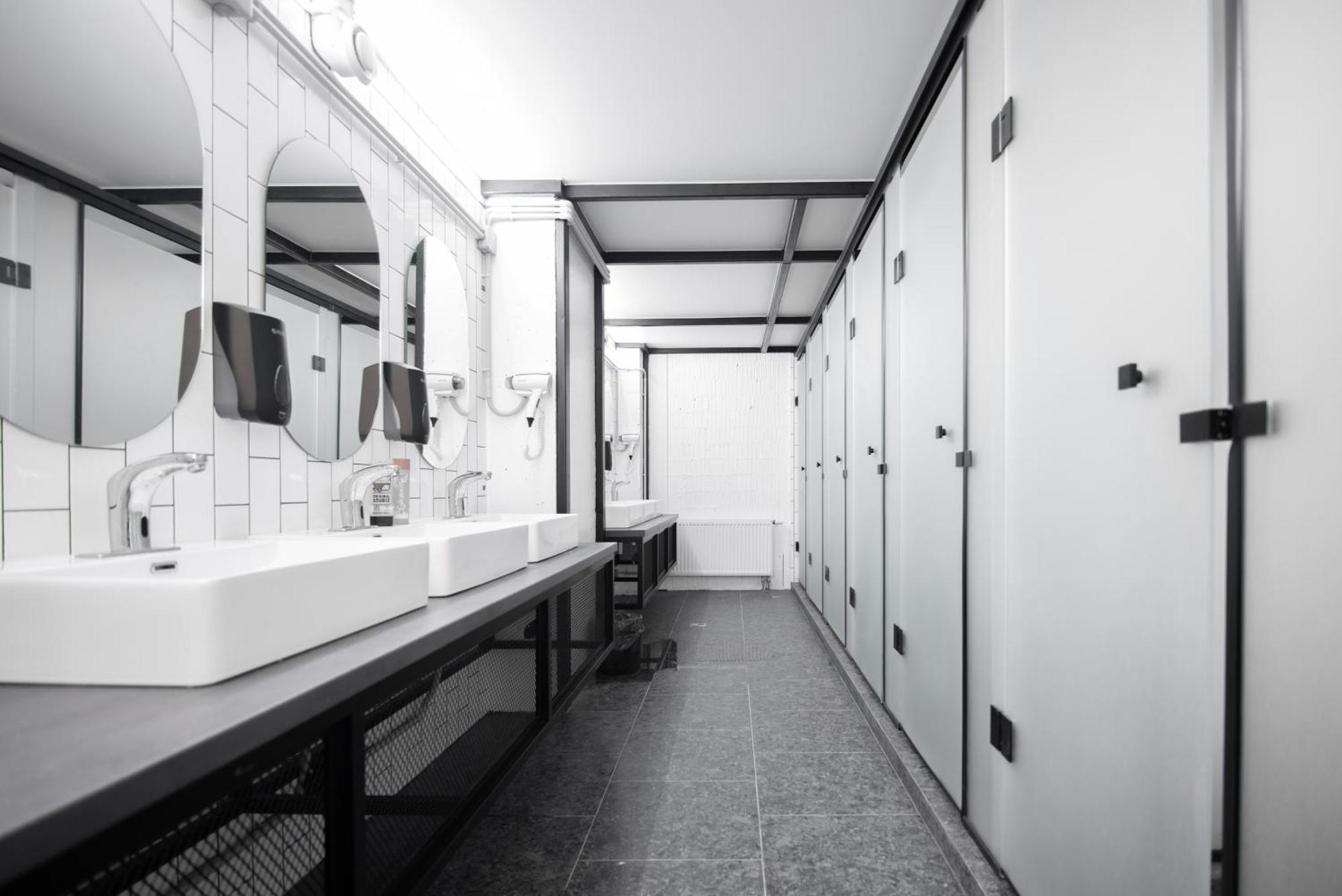 Capsule Hotel Constellation 91 Lviv Ngoại thất bức ảnh