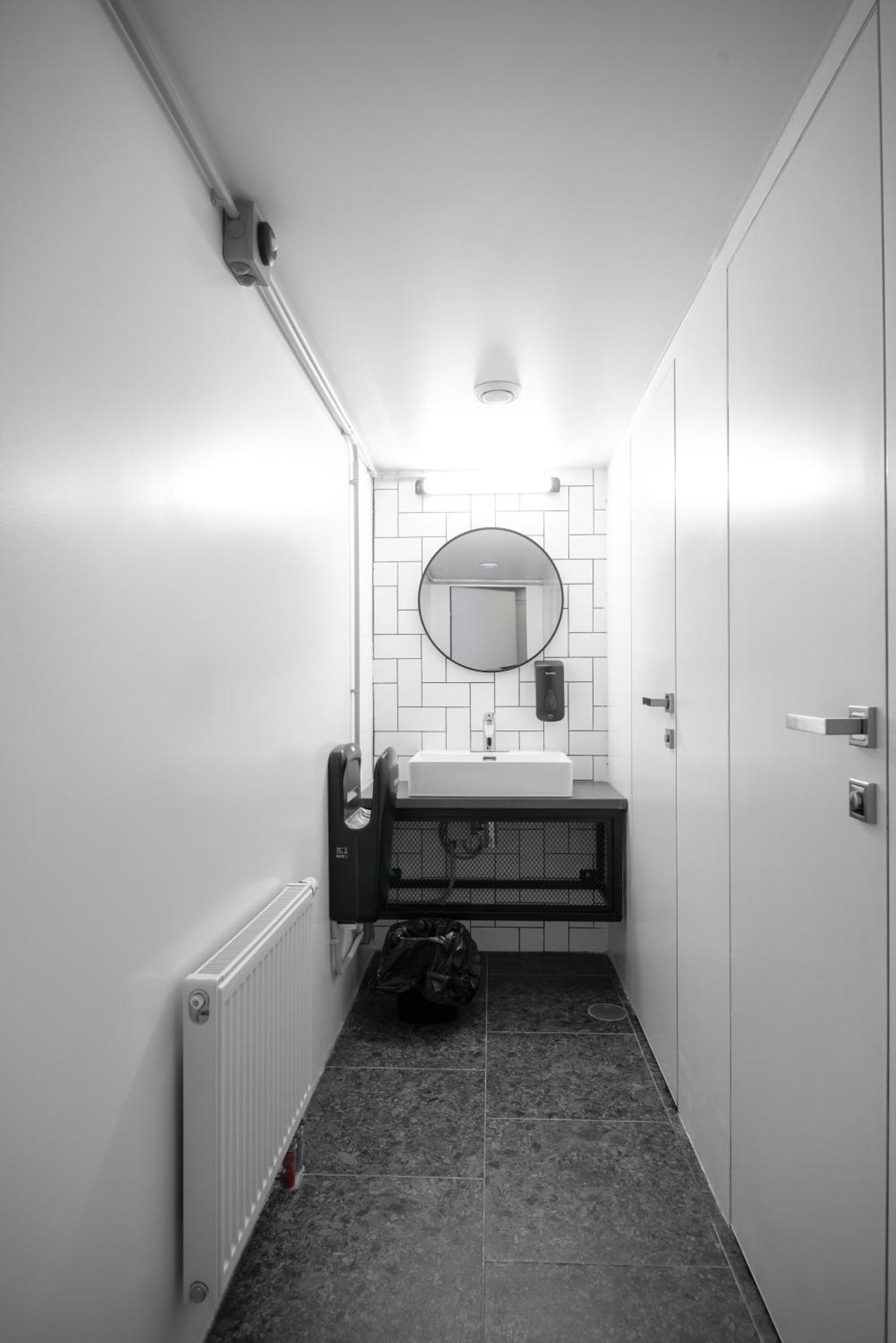 Capsule Hotel Constellation 91 Lviv Ngoại thất bức ảnh