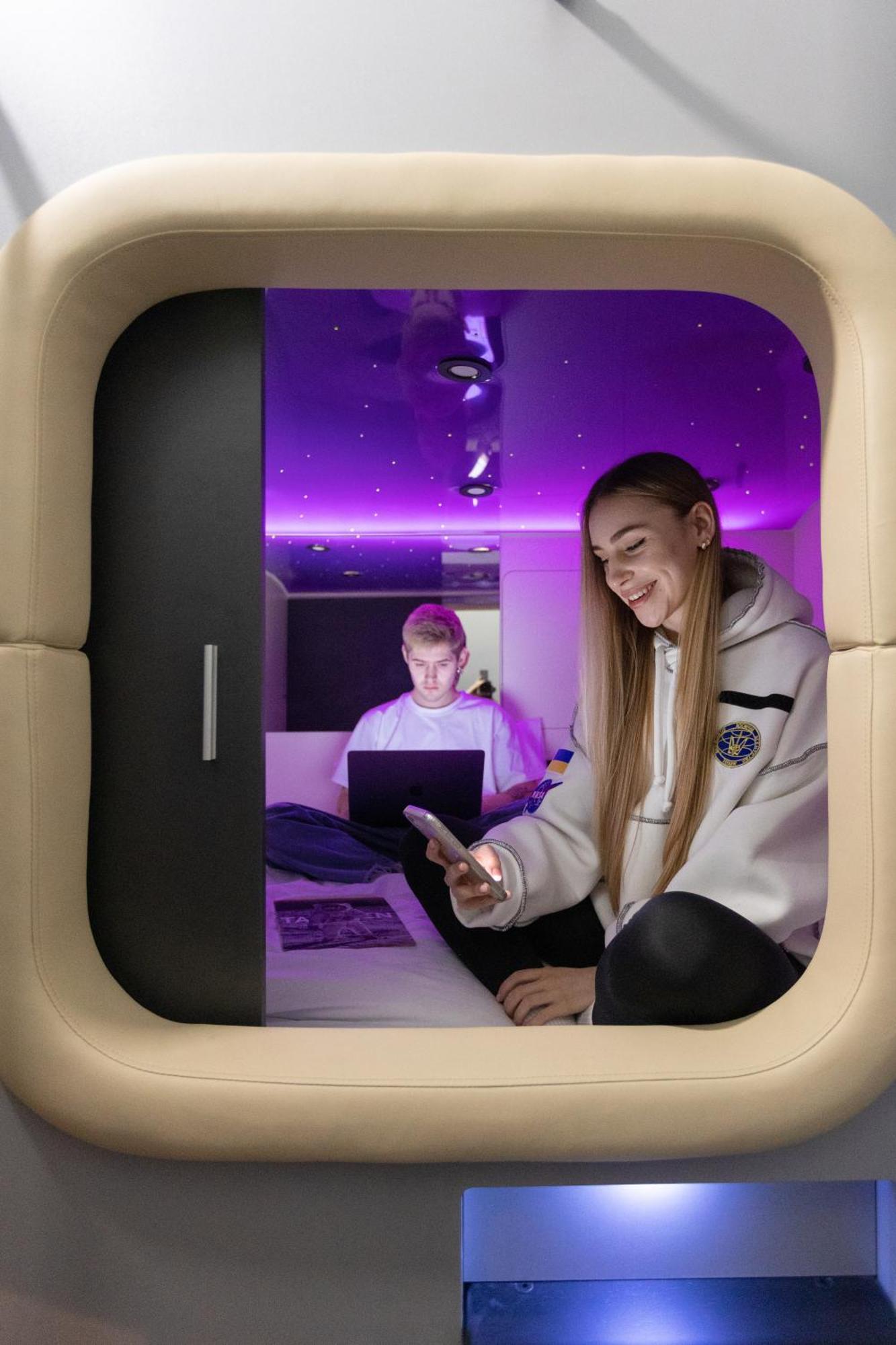 Capsule Hotel Constellation 91 Lviv Ngoại thất bức ảnh